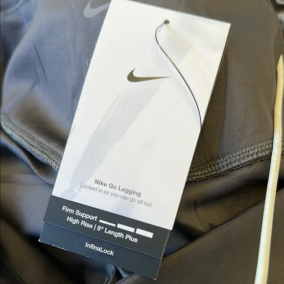 Nike Go Firm Support 8” High Rise InfinaLock Running Bike Pockets Shorts NEW - Picture 4 of 4